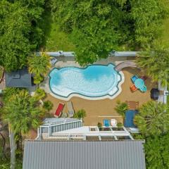 Modern, spacious private Home, Heated Pool & Hot Tub and Elevator Prime location