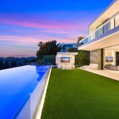 Ultra-Luxurious BH Estate with Pool, Theatre, Views