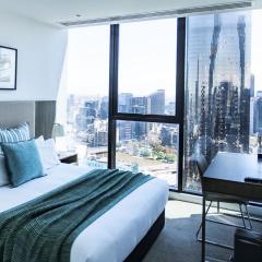 Felix Level 49 City and Water Views