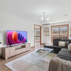 Elegant 4BR Residence Friendly Haven in Calamvale