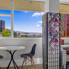 Spacious CBD Gem with Seaviews and Free Parking