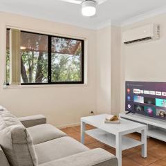 Stylish 2BR Getaway Shops and Cafes in Broadbeach