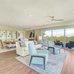 Contemporary Three-Bedroom Smart Home Apartment with Elevator