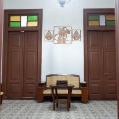 Omah Kuwitan, Traditional Java Home & Hospitality