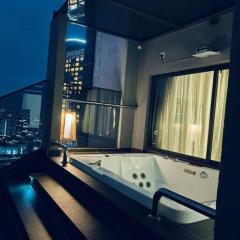 Jacuzzi with Starry Sky Bedroom-7pax