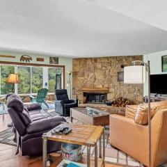 Gatlinburg Retreat with Stunning Mountain Views