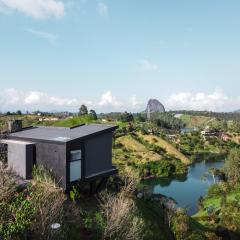 FORESTA - Cabaña moderna con vista a la piedra
