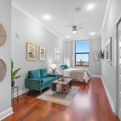 Luxury Studio Loft Rooftop View & Pool