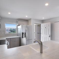 Completely Remodeled 2 Bed 2 Bath I Block Away From Free Beach Access