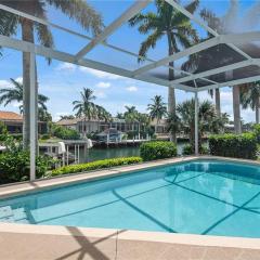 New Listing Updated Waterfront I Walk to Beach