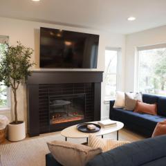 Newly Remodeled Luxury Home With Fireplace In Downtown