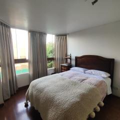 Amplia y céntrica habitación con vistas Larcomar