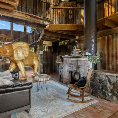 Unique Stay! Pool, Hot tub, Game Room, Views