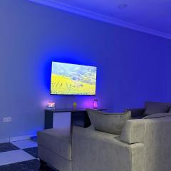 Cozy 2-bedrooms in Lakeside Estate Accra