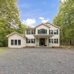 Spacious Home by Kalahari Waterpark, Camelback, Jim Thorpe, FREE EV and PRIVATE SAUNA