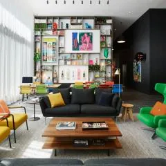 citizenM Los Angeles Downtown