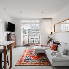Stylish 1-Bed Apt with Parking in Heart of Fitzroy