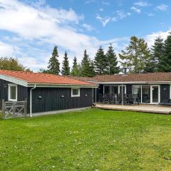 Awesome Home In Væggerløse With Sauna