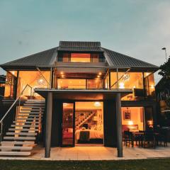 Beachfront Oakura - steps from stunning beach