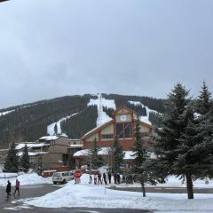 Steps to Superbee Lift with Hot Tubs & Mountain Views