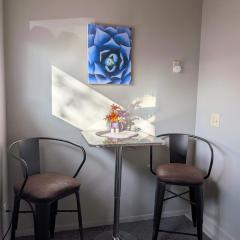 Sunny and Charming Room in the Heart of Grand Junction