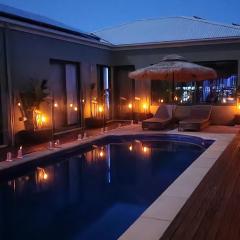 Waterfront GateAway with POOL SPA SAUNA