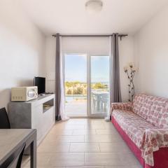 Apartment in a residence with swimming pool