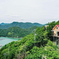 ist villa 03 Seaside Cabin Sleeps 5