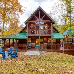 Gatlinburg Getaway - Private Theater & Hot Tub