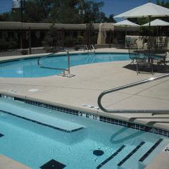 El Pueblo Lodge