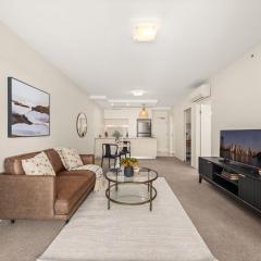 Modern 1BR West End Retreat by Housemark Escapes