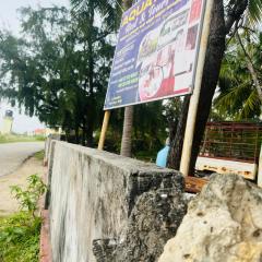 Delft Aquatic Tourist Hotel