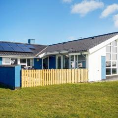 12 person holiday home in Vestervig-By Traum