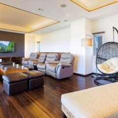 Up to 16 people BBQ with ocean view! Spacious 11th floor private parking lot with Japanese-style room for 4 cars Ryukyu tower 11F