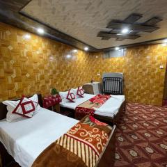 kashmir package group of houseboat in lake