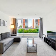 Baltic Apartment in Docklands near O2 & Canary wharf