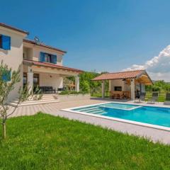 Villa Modriola heated Pool
