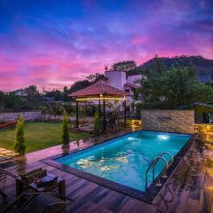 EKOSTAY Gold - Titanium Villa