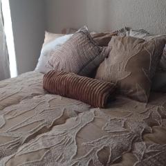 Stylish Bachelor with Oak Floors & View