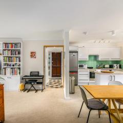 Charming 2-Bed House near Hampstead Heath Garden