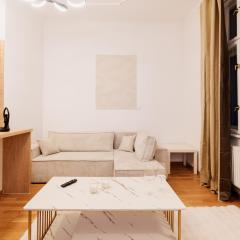 Magnificent Apartment in the Most Central Area 1 Minute Walk to Stephansplatz 1 District Bezirk