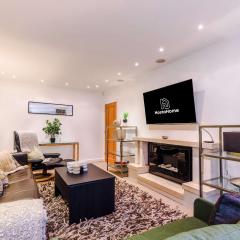 4 Bed House - Sleeps 8 - Free Parking - Manchester