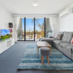 Executive and Spacious Apartment with Balcony