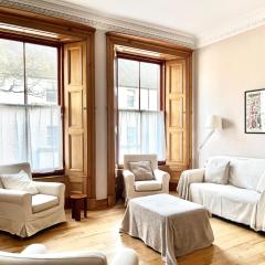 Coastal Escape 3 Bed Apartment Near the Beach