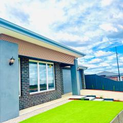 Modern 4 Bed 4 Bath Family friendly Villa