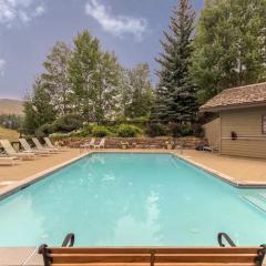Bluff Condo + Free guest passes to Elkhorn Resort amenities included!
