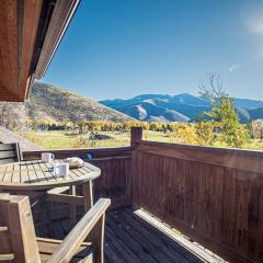 Creekside on Quigley - 3BD Private Home on trails + Hot Tub