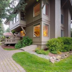 Retro 3BD Sun Valley Condo + FREE Resort Amenities!