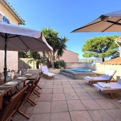 Grande maison avec vue mer et jacuzzi au cœur de Calvi