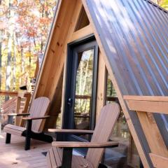 Cozy Tree Cabin with Wonderful Views from the Deck in Ohio